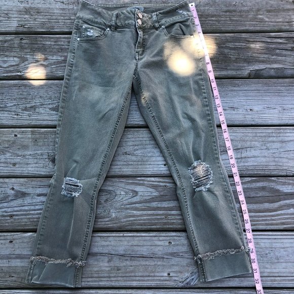 Refuge Jeans - Picture 1 of 3